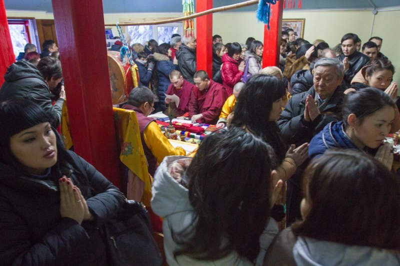 Буддисты встретили «Год Красной Огненной Обезьяны»